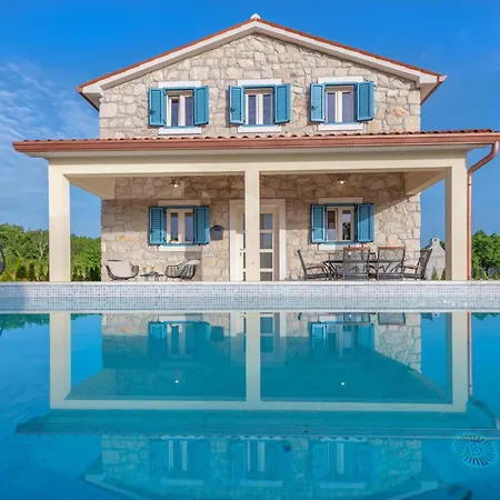 Leana, A Beautiful Stone In A Tranquil Location * Raša