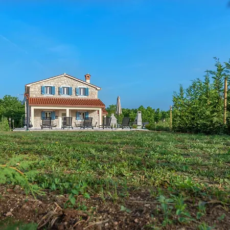 Leana, A Beautiful Stone In A Tranquil Location Holiday home *