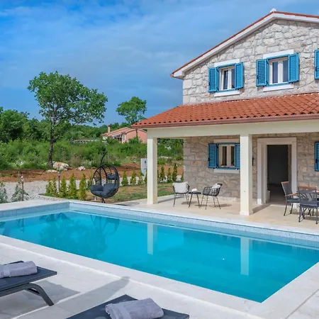Leana, A Beautiful Stone In A Tranquil Location Holiday home *